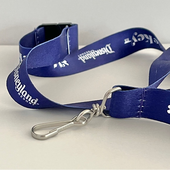 Disneyland Magic Key Charter Members Lanyard - Picture 4 of 4